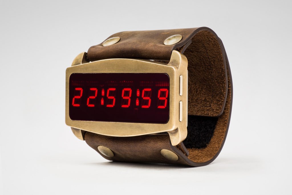 lifeclockone_snakevelcro_threequartfront_1024px